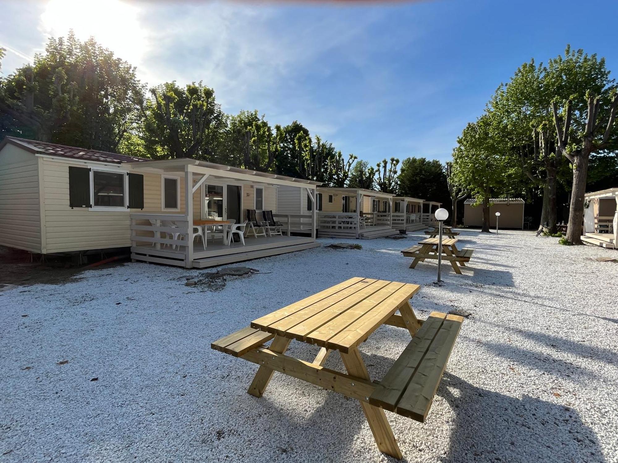 אמליה Chalet Camping River Italie Met 2 Slaapkamers מראה חיצוני תמונה